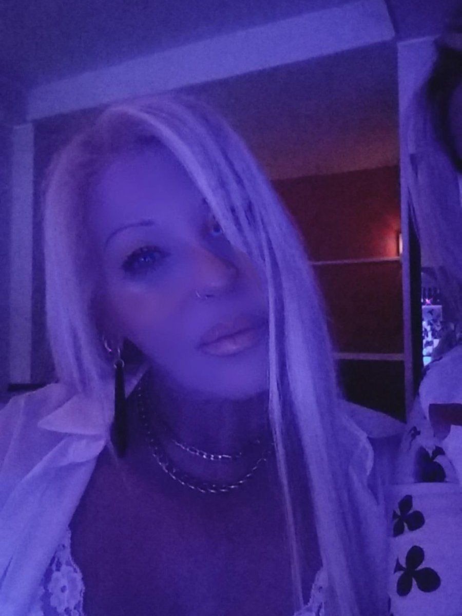 26Pider1SEXY Female,Bisexual,English,Grey,African