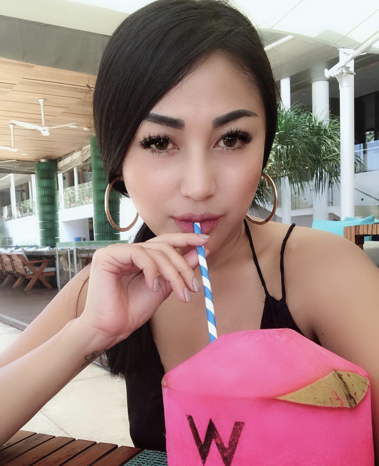 Jessica25sex10 Female,Tall,German,Filipino,Groups/Paties